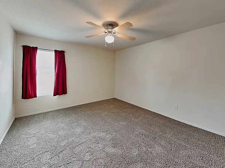 708 Moss Glen Trl — Photo 13