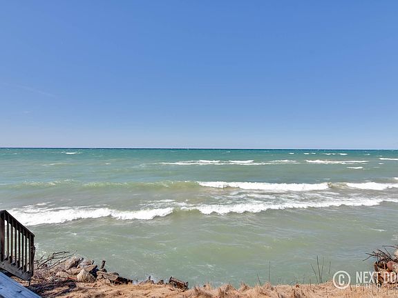5th image of 3113 N Lakeshore Dr