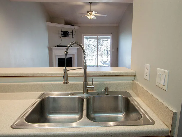 157 Hayesbury Ct — Photo 10