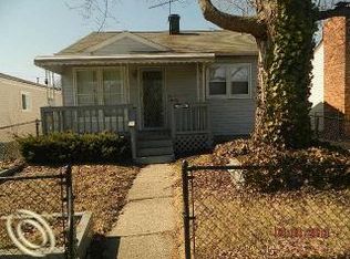 27089 Barrington St, Madison Heights, MI