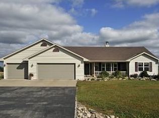 2540 Cathedral Forest Dr, Green Bay, WI 54313