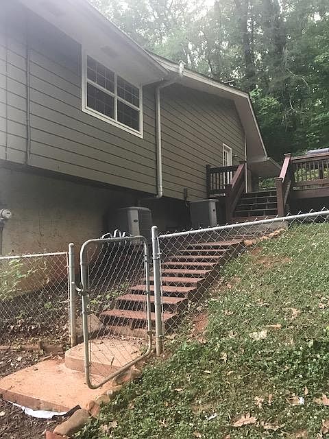 2nd image of 5041 Lloyd Ln Unit 17