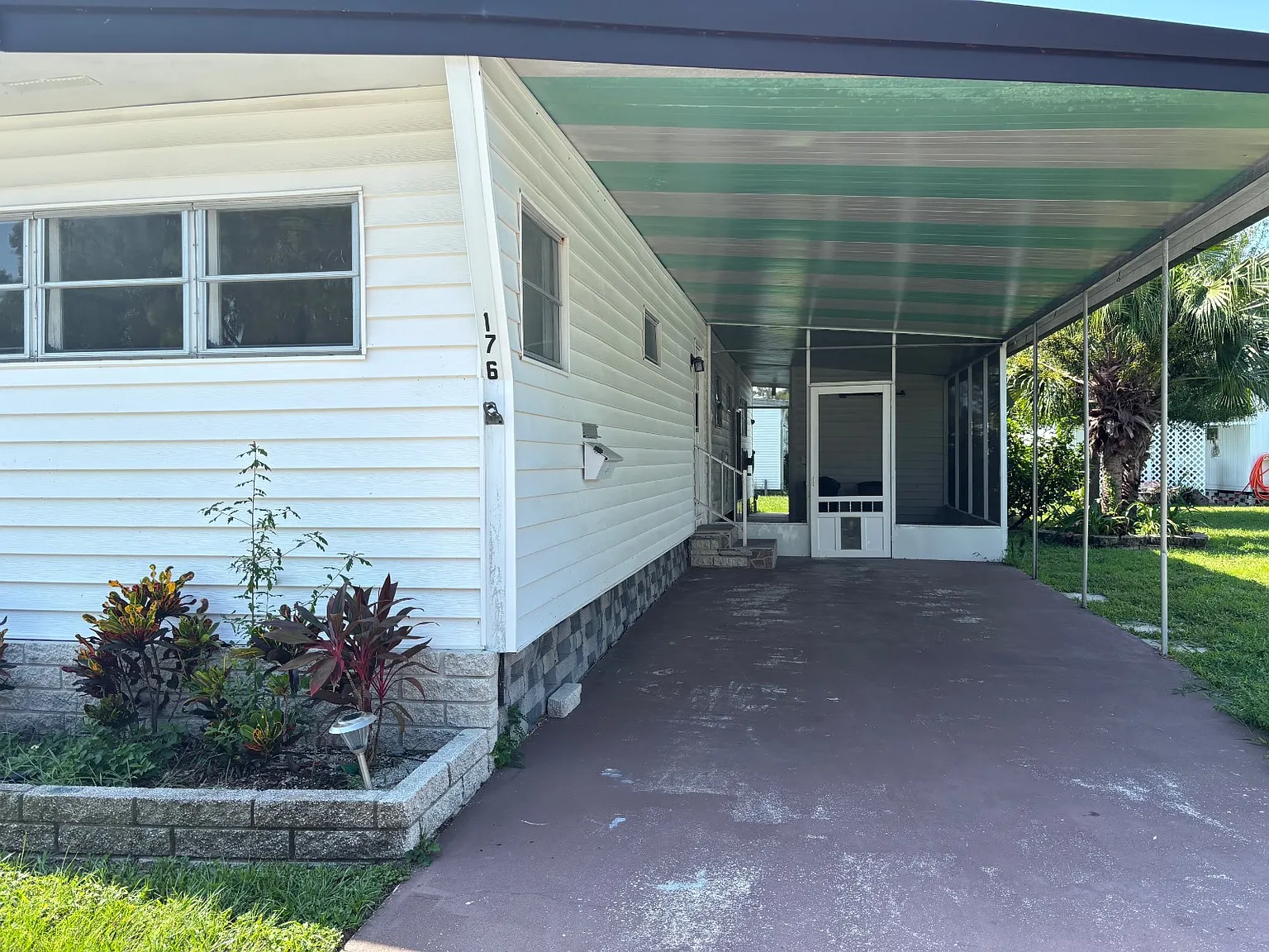 2 bed, 2.0 bath, $1,550 — Photo 2