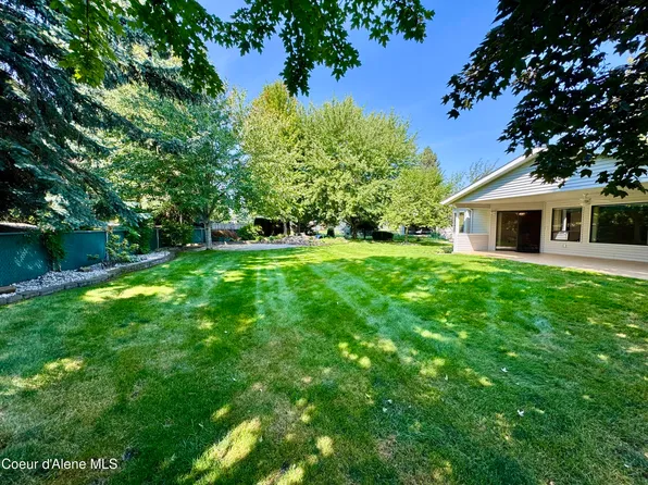 1563 W Woodlawn Dr, Hayden Lake, ID 83835