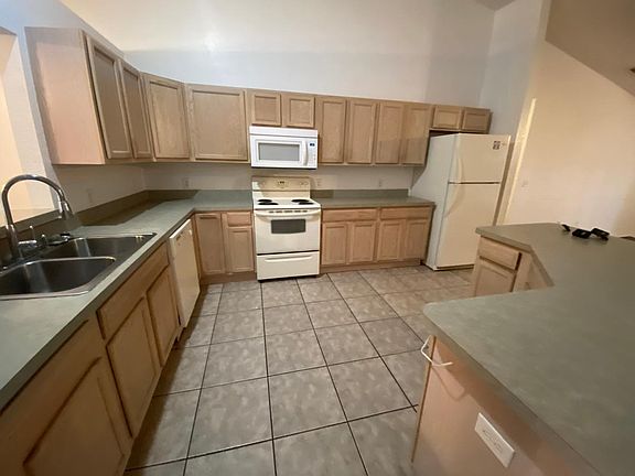 4th image of 345 Majestic Gardens Dr