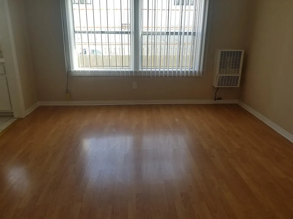 3846 S Grand Ave #5