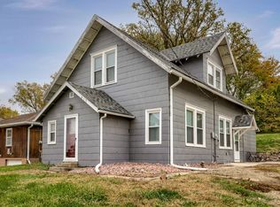 413 Park St, Oakland, IA 51560