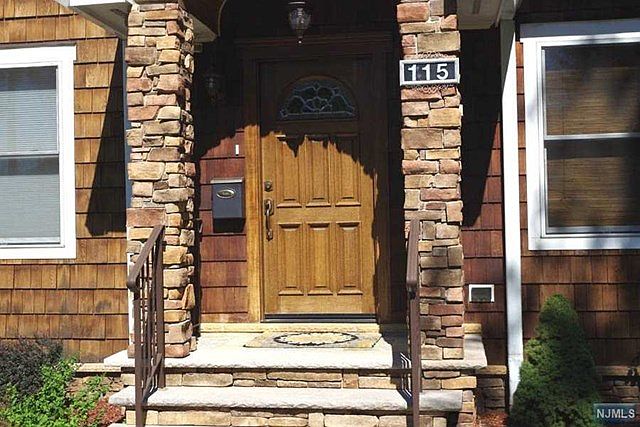 2nd image of 115 17th Ave