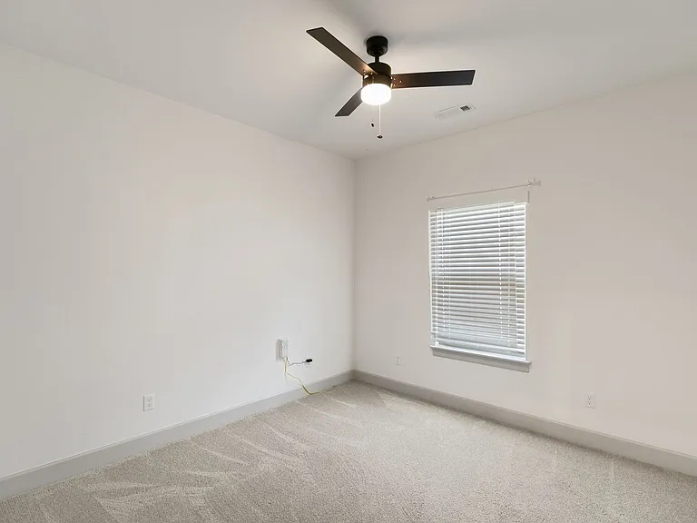 1001 Laux Ln — Photo 11