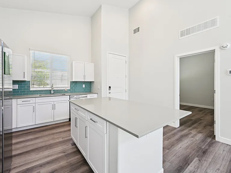 Baseline on 16 — Photo 57