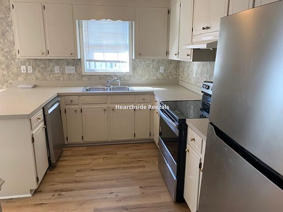 5th image of 3900 Sterling Pointe Dr Unit Aa1