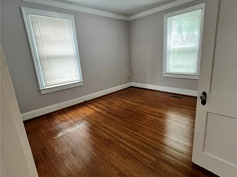 514 Creswell Ave — Photo 5