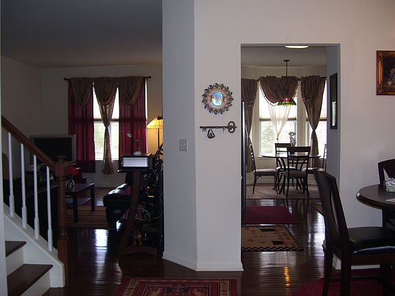 3rd image of 77 Woodside Knolls Dr