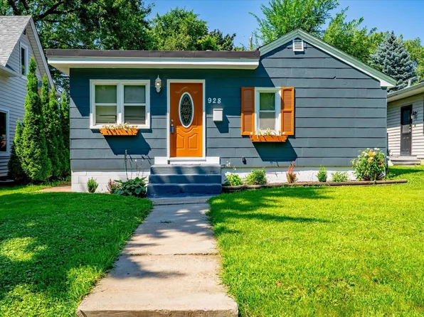 928 8th Ave S, South Saint Paul, MN 55075