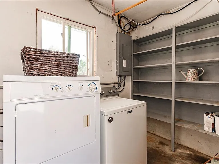 1720 Colleen St — Photo 34