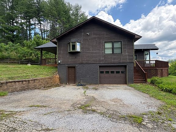 5th image of 3237 Jacks Creek Rd