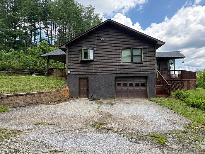 3237 Jacks Creek Rd — Photo 5