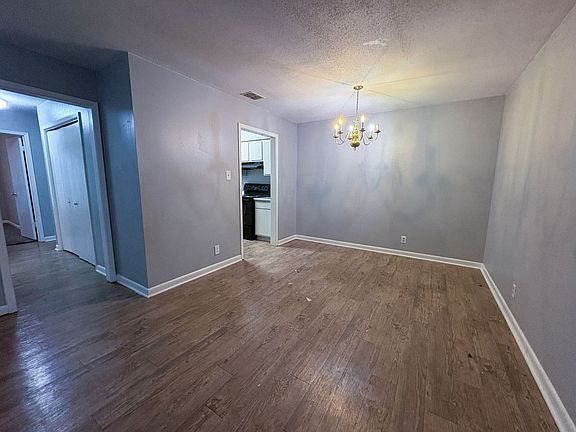 4th image of 4222 Southpark Dr #210
