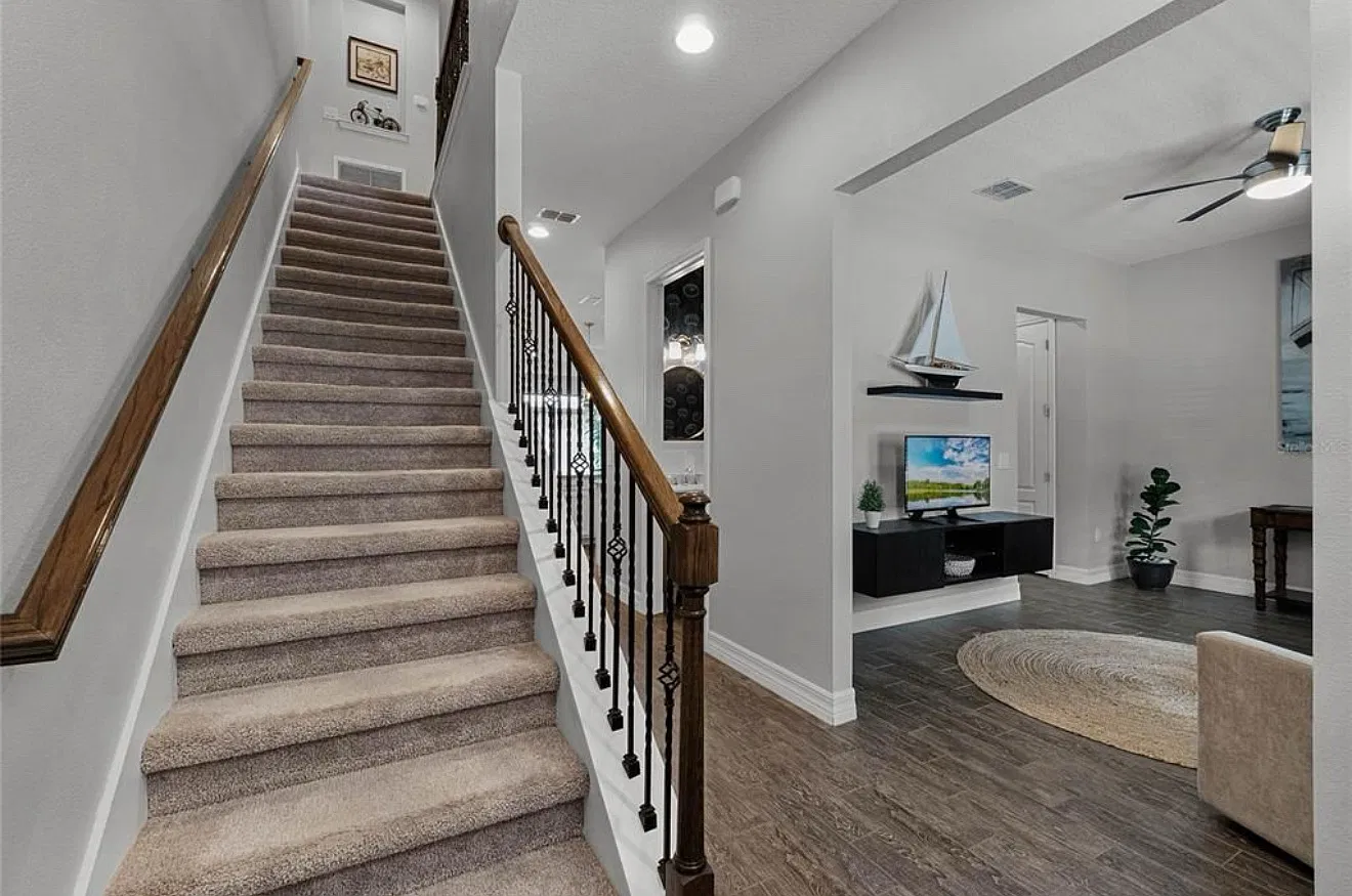 3 bed, 2.5 bath, 1946 sqft, $1,250 — Photo 3