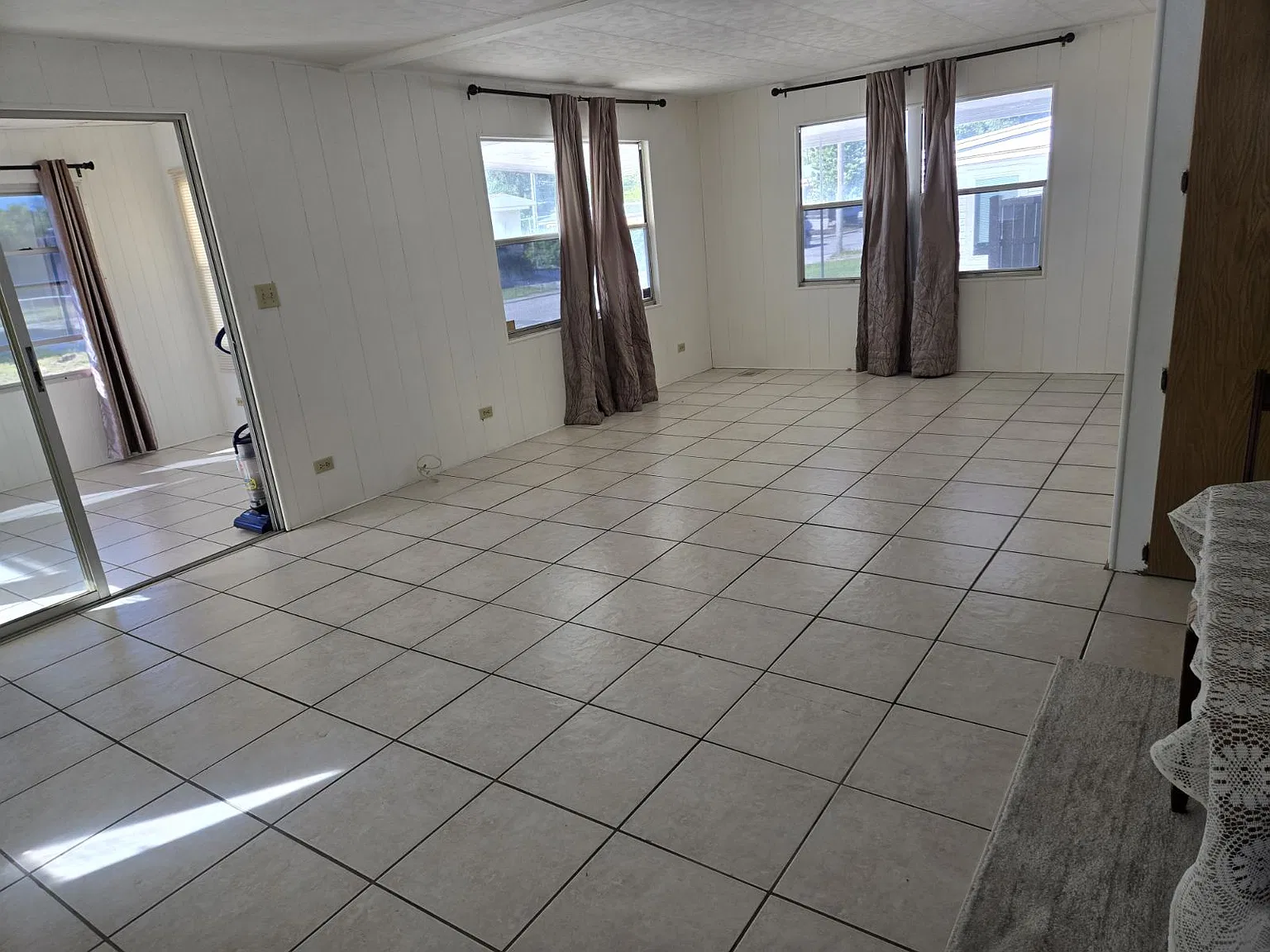 3 bed, 1200 sqft, $1,950 — Photo 4
