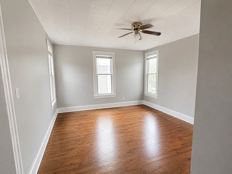 700 W Rollins St — Photo 6