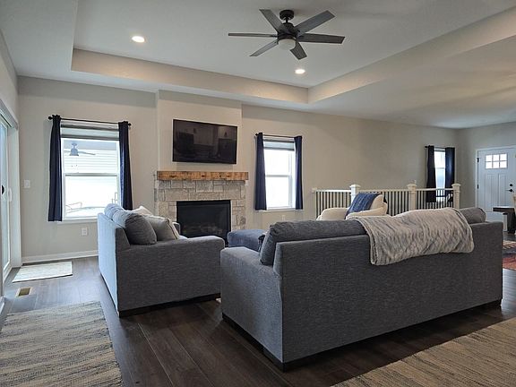 3rd image of 3811 Tanglewood Pl