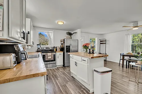 1237 Dickson Ave Photo 1