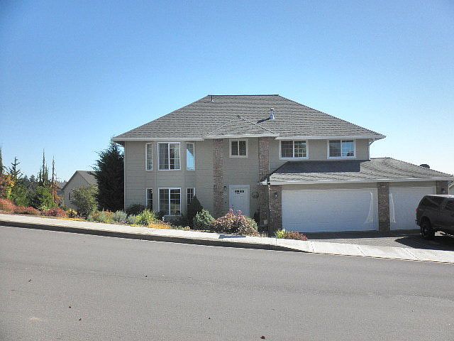 1st image of 480 E 18th St