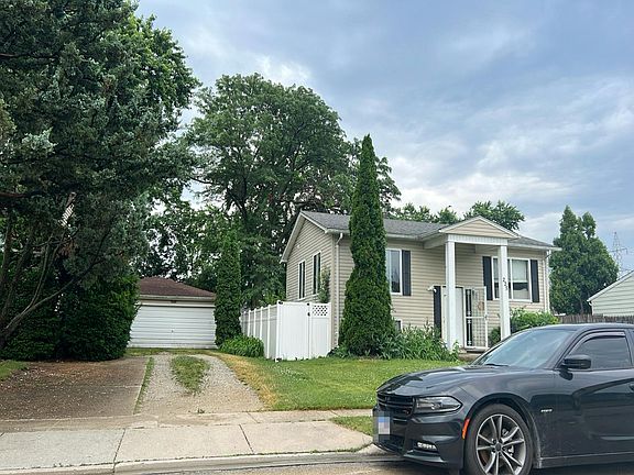 3rd image of 225 Healy Ave