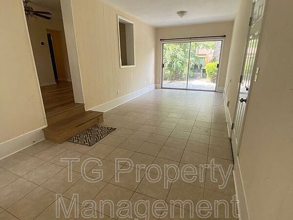 2nd image of 1586 Lake Shore Blvd