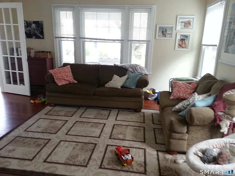 356 Townsend Ave — Photo 5