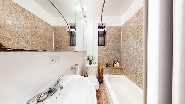 Rented by City Wide Apartments | media 13