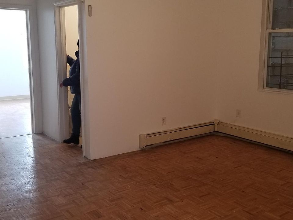 2nd image of 576 E 166th St #3ER