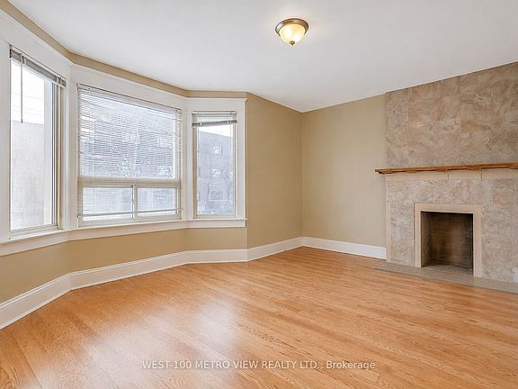 3rd image of 1733 Dufferin St