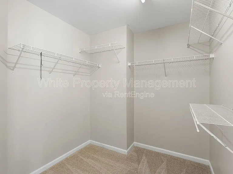 1141 Hammond Dr — Photo 25