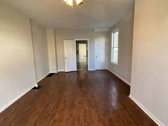 2nd image of 723 Ross Ave #1/2