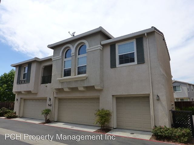 1st image of 940 Sierra View Cir Unit 1