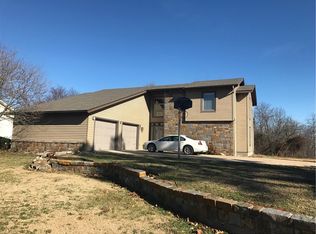 1 Murphy Dr, Bella Vista, AR 72715