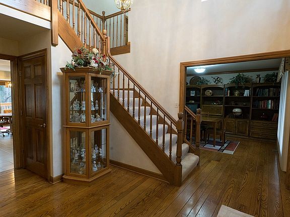 5th image of 1012 S Butternut Cir