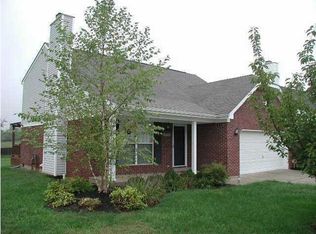 4719 Oak Pointe Dr, Louisville, KY 40245