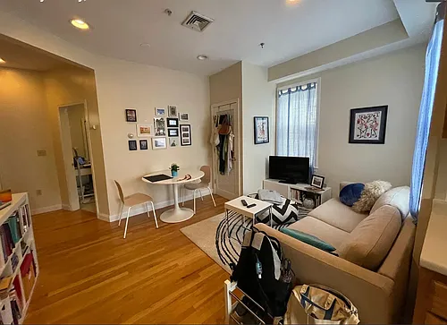 466 Green St Photo 1