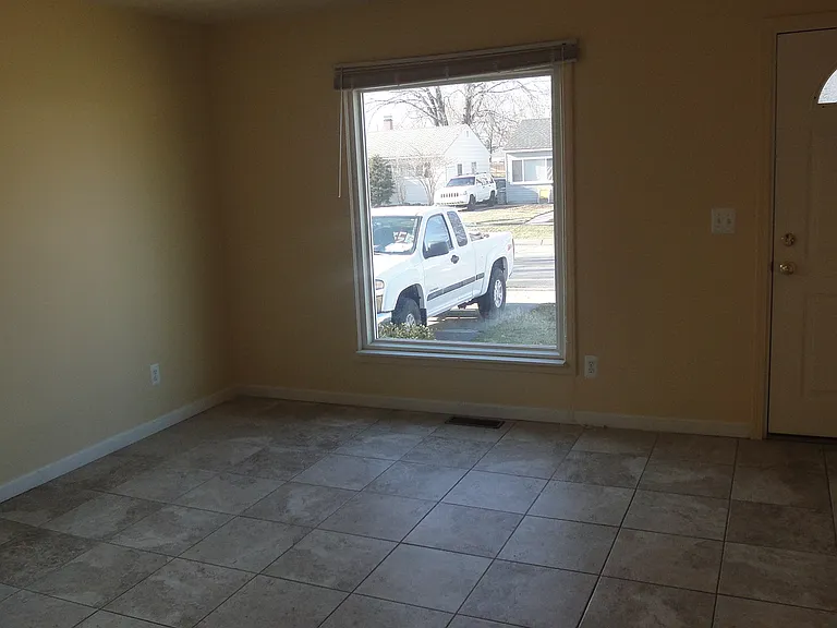 21328 La Salle Blvd — Photo 2