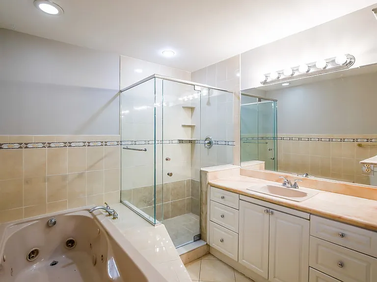 8623 NW 47th Dr — Photo 11