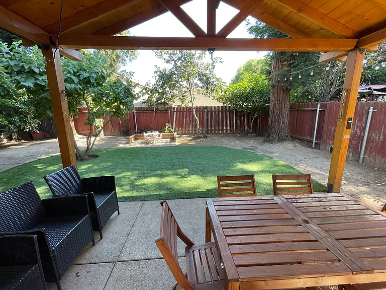 9425 Village Tree Dr — Photo 55