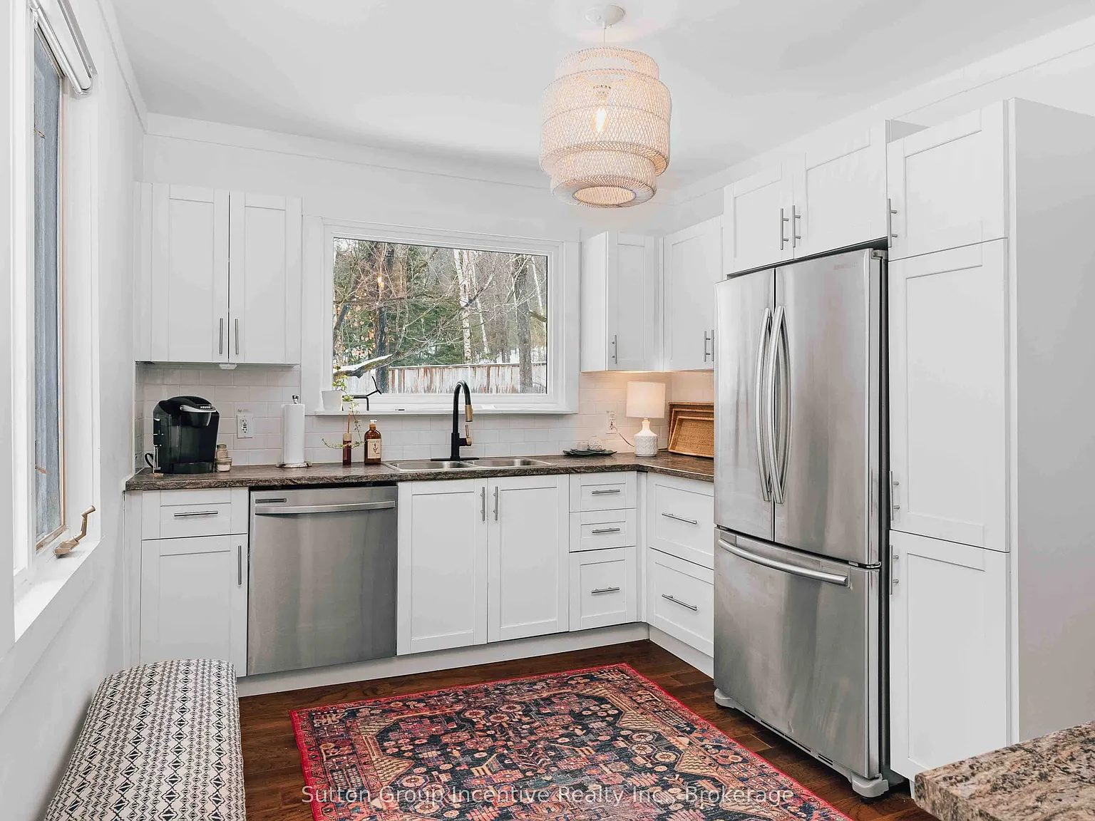 3 bed, $3,418 — Photo 2