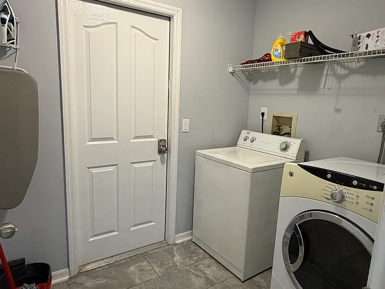 127 Burroughs Dr — Photo 31