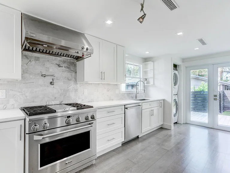 833 Ardmore Rd — Photo 21