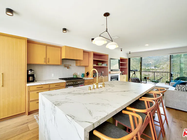 6208 Tapia Dr #B — Photo 3