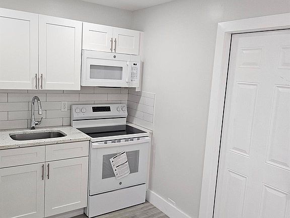 5th image of 5211 Parker Ave #5211