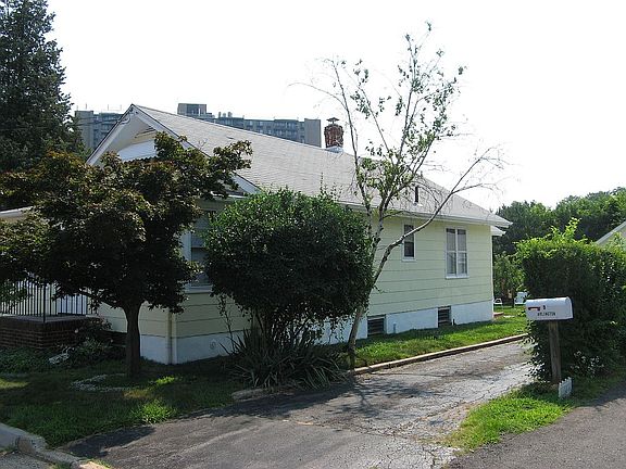 3rd image of 9 Arlington Ave